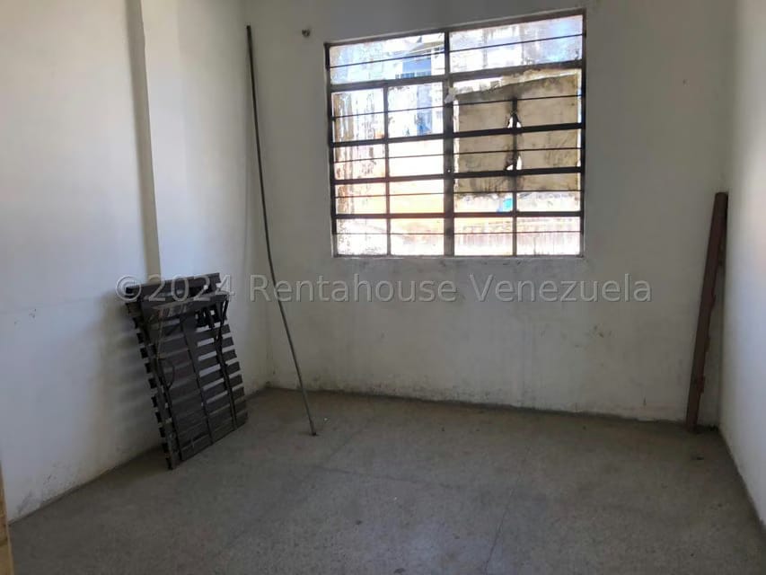 Comercial (Edificio) en Alquiler en Centro, Carabobo - 35