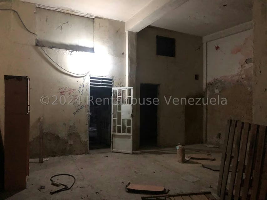 Comercial (Edificio) en Alquiler en Centro, Carabobo - 38
