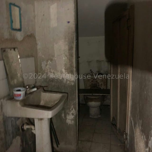 Comercial (Edificio) en Alquiler en Centro, Carabobo - 48