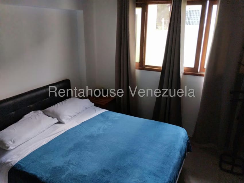 Casa (Duplex) en Venta en Prados del Este, Distrito Metropolitano - 11