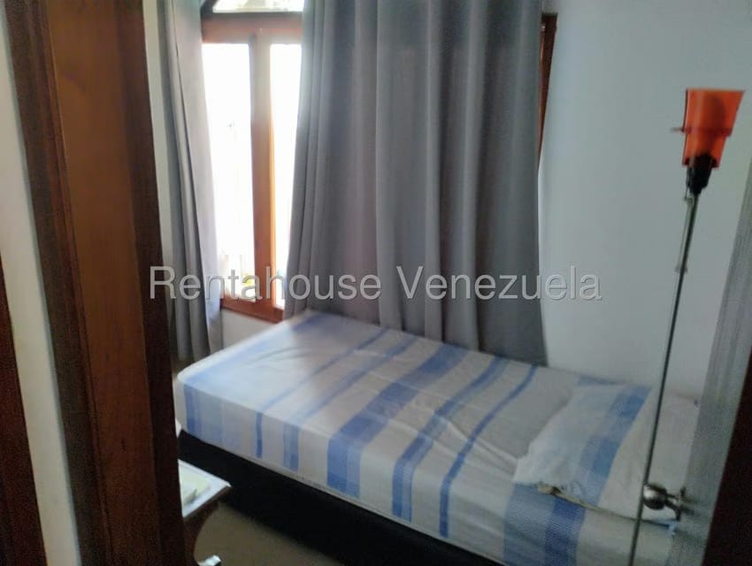 Casa (Duplex) en Venta en Prados del Este, Distrito Metropolitano - 14