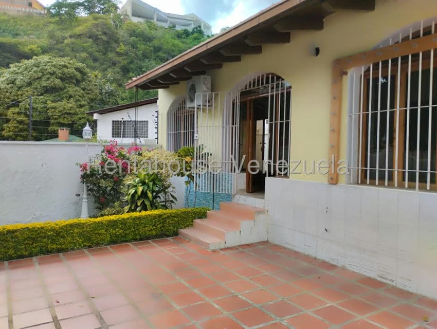 Casa (Duplex) en Venta en Prados del Este, Distrito Metropolitano - 18