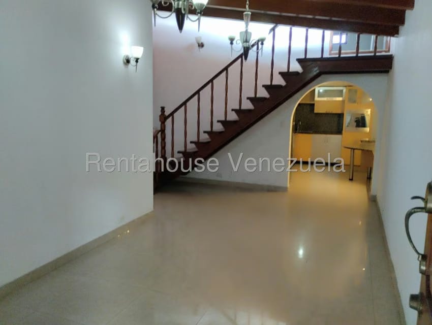 Casa (Duplex) en Venta en Prados del Este, Distrito Metropolitano - 19