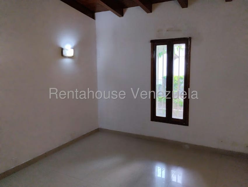Casa (Duplex) en Venta en Prados del Este, Distrito Metropolitano - 22
