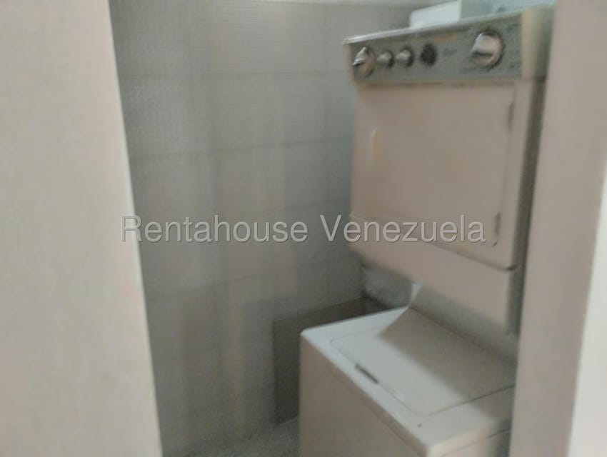 Casa (Duplex) en Venta en Prados del Este, Distrito Metropolitano - 24