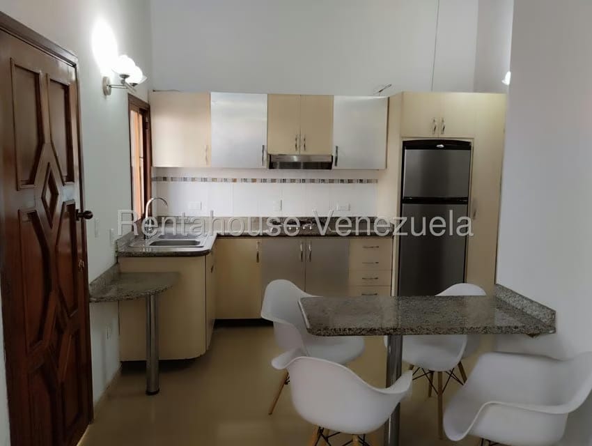 Casa (Duplex) en Venta en Prados del Este, Distrito Metropolitano - 34