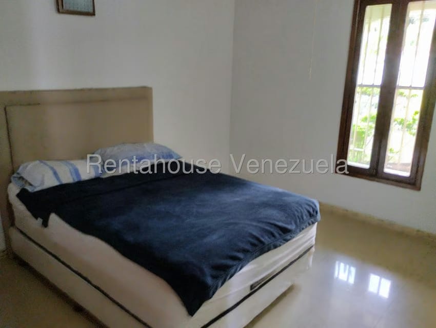 Casa (Duplex) en Venta en Prados del Este, Distrito Metropolitano - 36