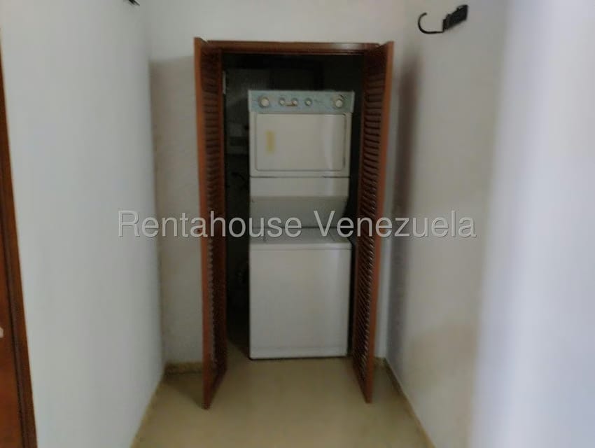 Casa (Duplex) en Venta en Prados del Este, Distrito Metropolitano - 39