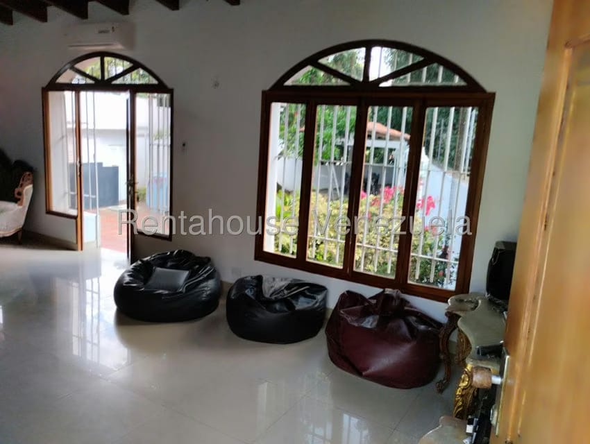 Casa (Duplex) en Venta en Prados del Este, Distrito Metropolitano - 5