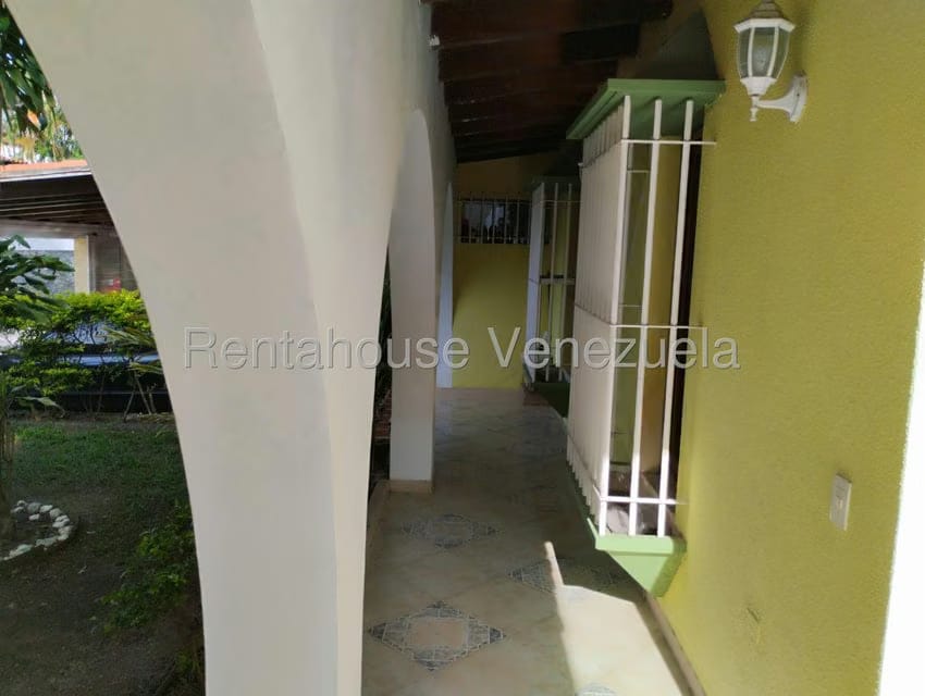 Casa (Duplex) en Venta en Prados del Este, Distrito Metropolitano - 49