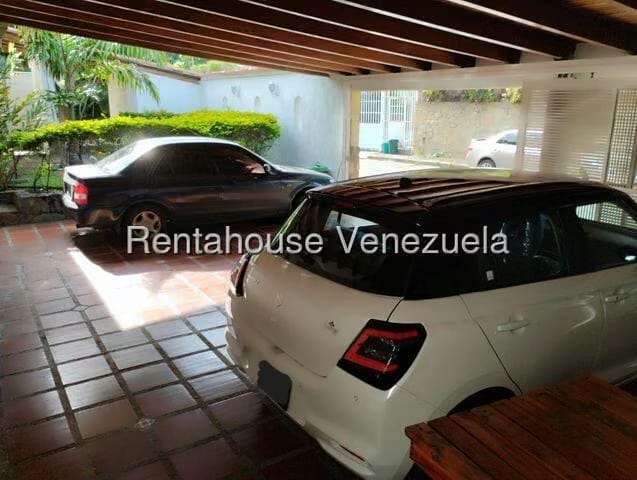 Casa (Duplex) en Venta en Prados del Este, Distrito Metropolitano - 51