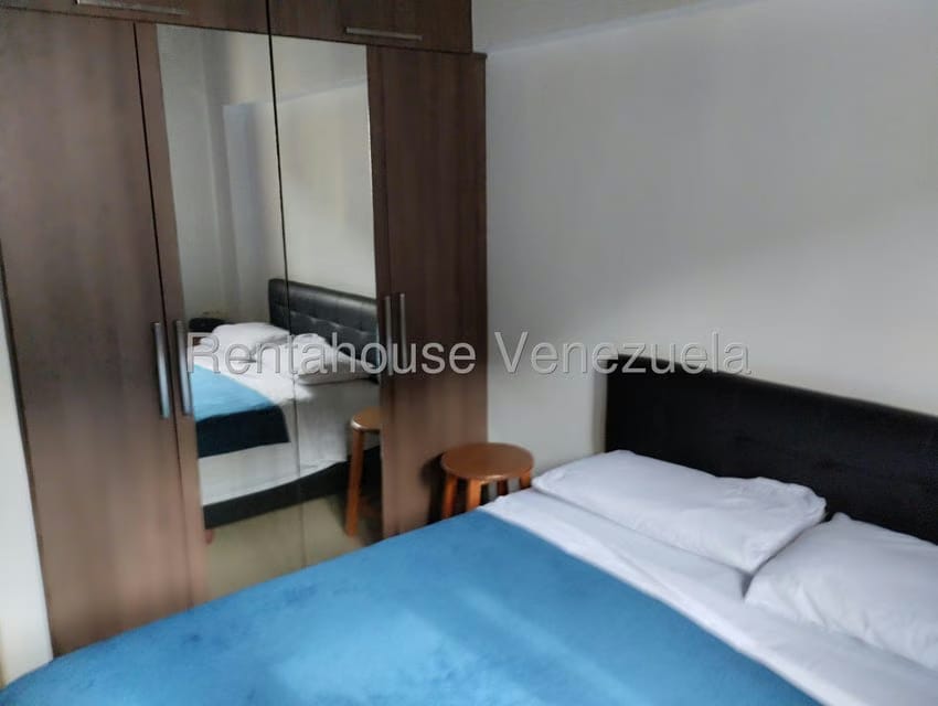 Casa (Duplex) en Venta en Prados del Este, Distrito Metropolitano - 10