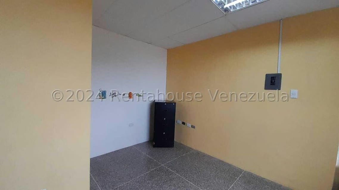 Comercial (Consultorio Medico) en Venta en Zona Oeste, Lara - 5