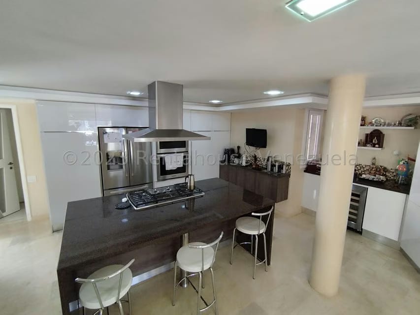 Casa (Duplex) en Venta en Prados del Este, Distrito Metropolitano - 16