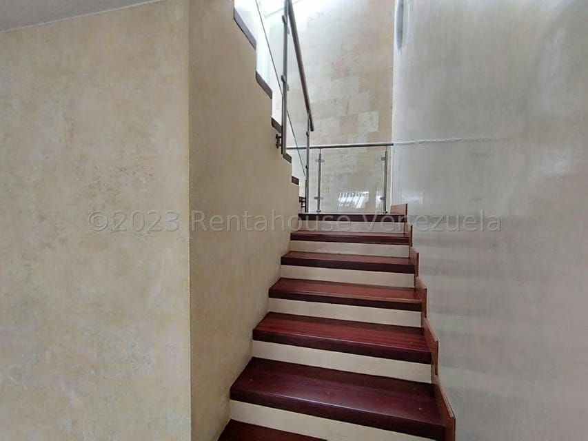 Casa (Duplex) en Venta en Prados del Este, Distrito Metropolitano - 21
