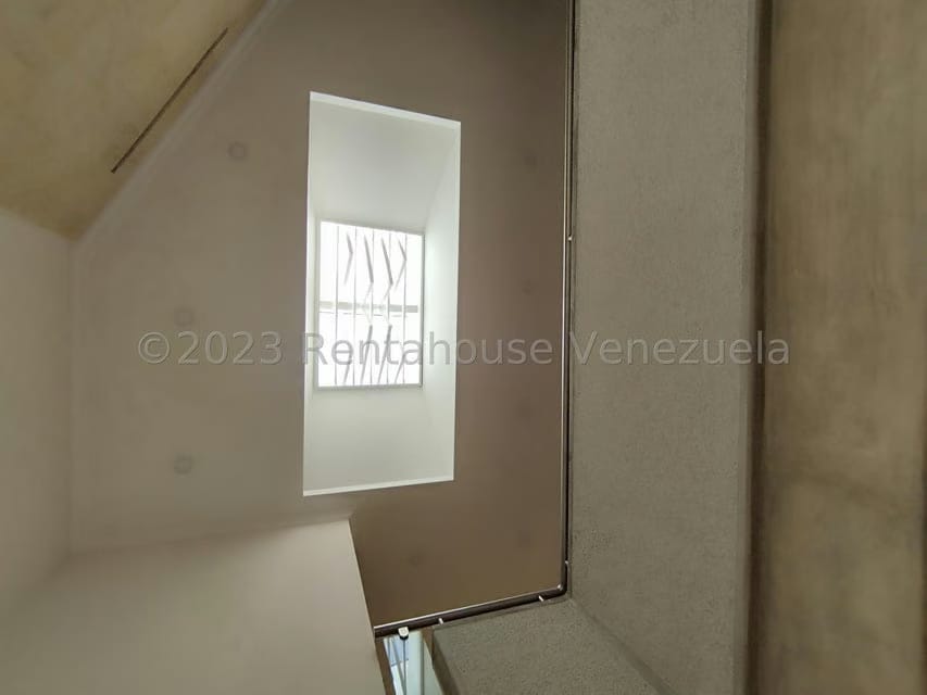 Casa (Duplex) en Venta en Prados del Este, Distrito Metropolitano - 23