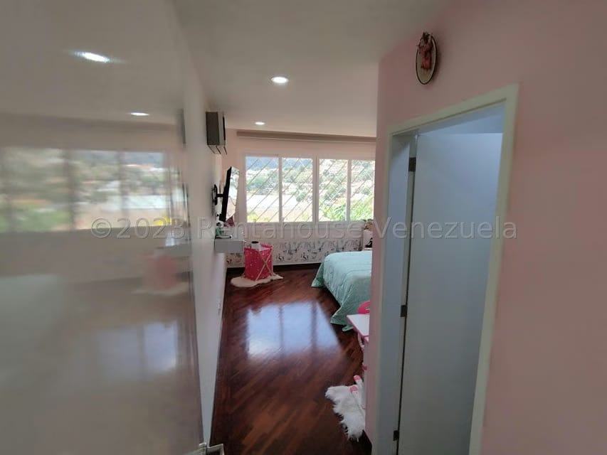 Casa (Duplex) en Venta en Prados del Este, Distrito Metropolitano - 26