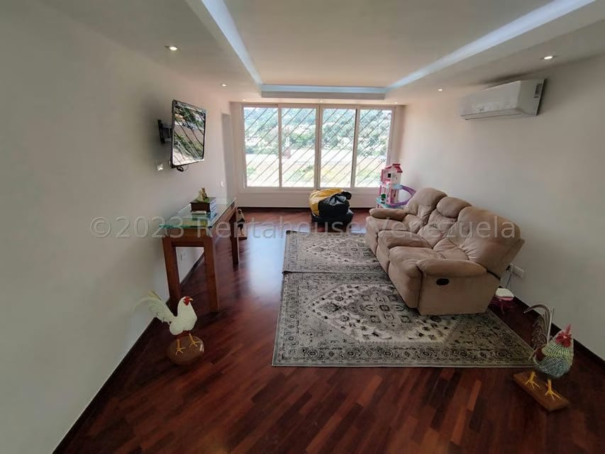 Casa (Duplex) en Venta en Prados del Este, Distrito Metropolitano - 34