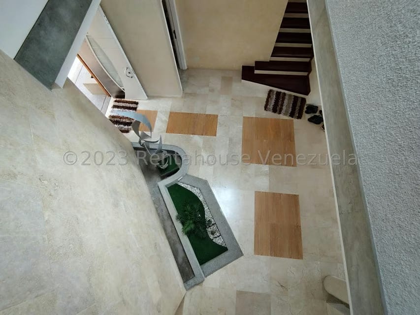 Casa (Duplex) en Venta en Prados del Este, Distrito Metropolitano - 45