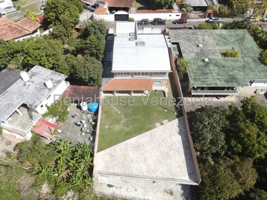 Casa (Duplex) en Venta en Prados del Este, Distrito Metropolitano - 48