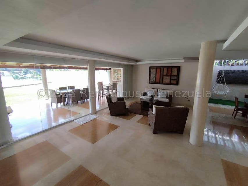 Casa (Duplex) en Venta en Prados del Este, Distrito Metropolitano - 7