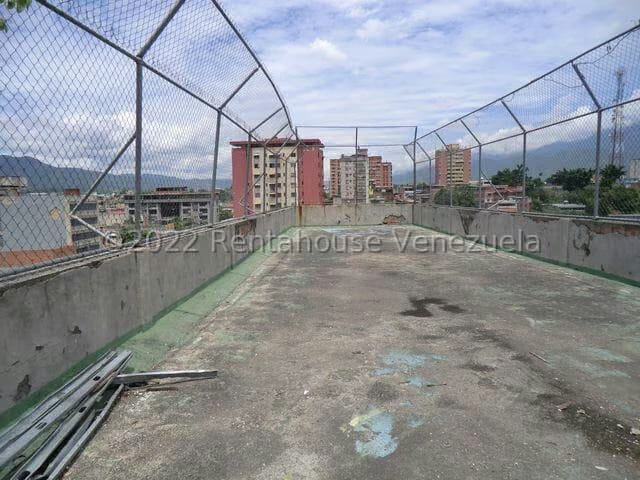 Comercial (Edificio) en Alquiler en Guatire, Miranda - 11