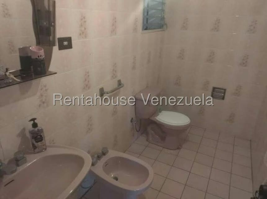 Casa (Multipes Niveles) en Venta en La Rosaleda, Miranda - 16