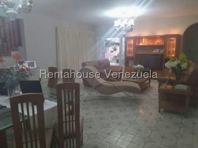 Casa (Multipes Niveles) en Venta en La Rosaleda, Miranda - 18