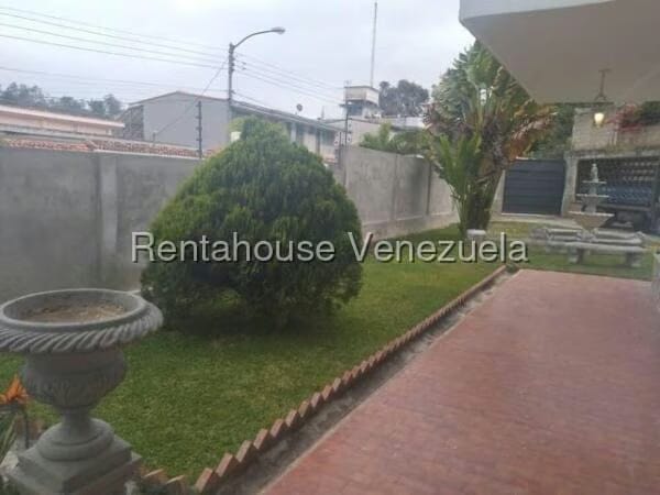 Casa (Multipes Niveles) en Venta en La Rosaleda, Miranda - 32