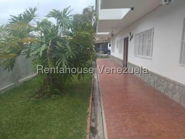 Casa (Multipes Niveles) en Venta en La Rosaleda, Miranda - 33