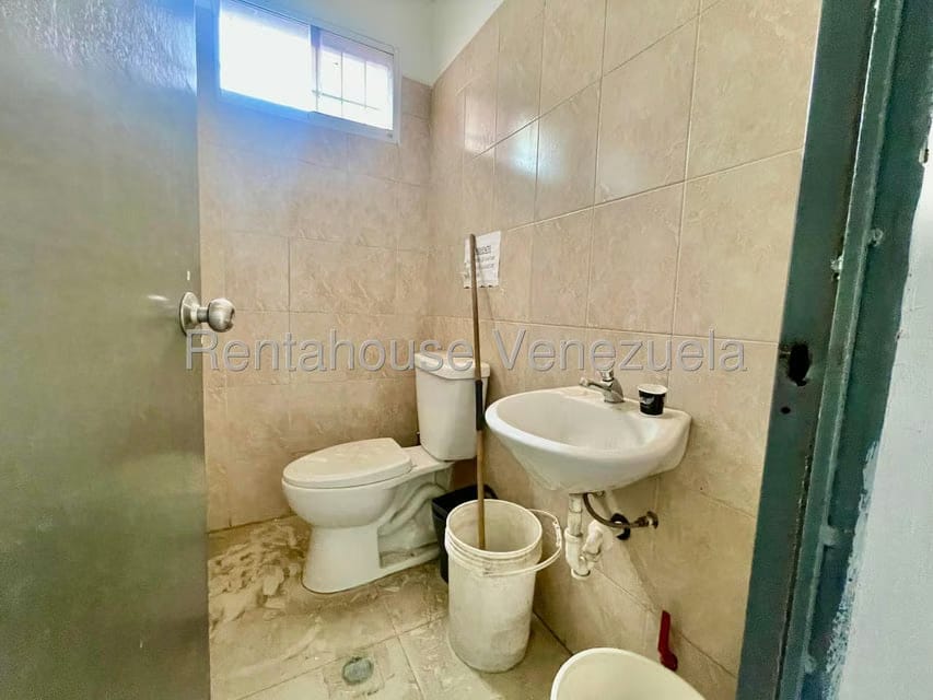 Comercial (Local Comercial) en Venta en Punto Fijo, Falcon - 16
