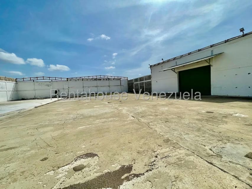 Comercial (Local Comercial) en Venta en Punto Fijo, Falcon - 48