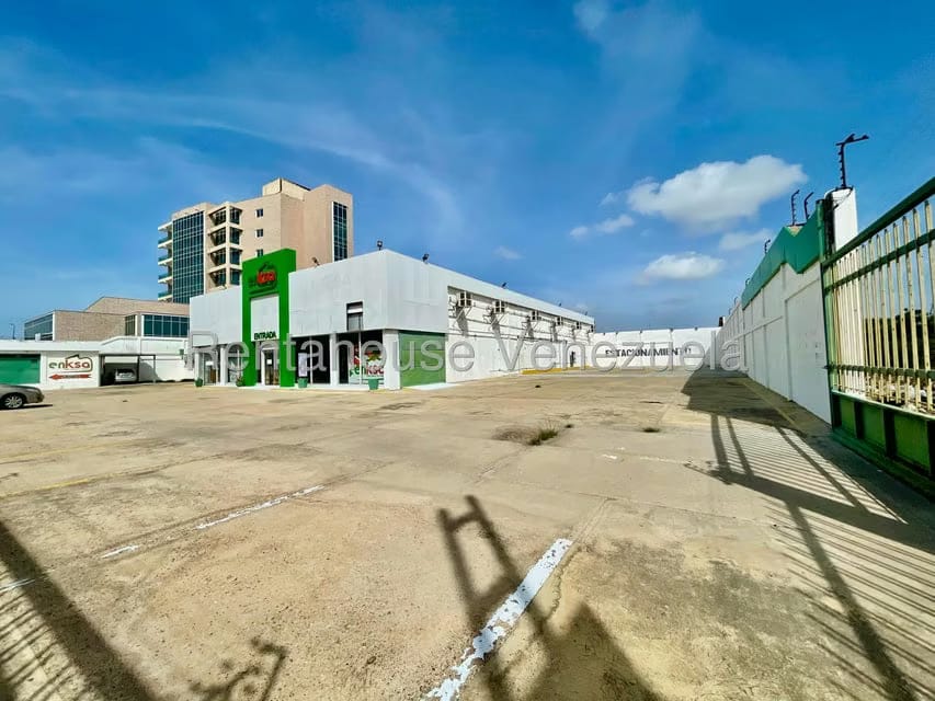 Comercial (Local Comercial) en Venta en Punto Fijo, Falcon - 51