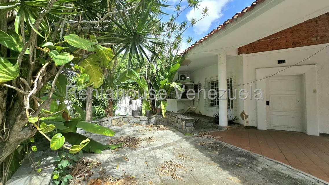 Casa (Duplex) en Venta en La Floresta, Distrito Metropolitano - 2