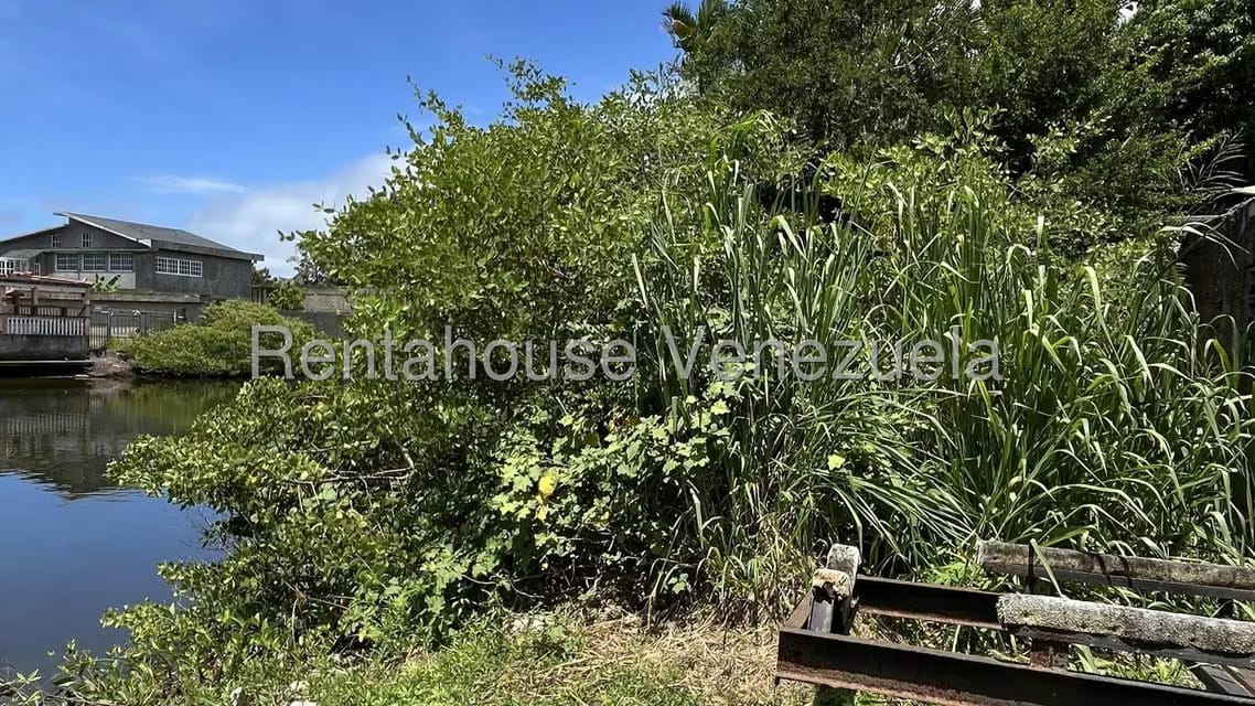 Casa (1 Nivel) en Venta en Ciudad Balneario Higuerote, Miranda - 43