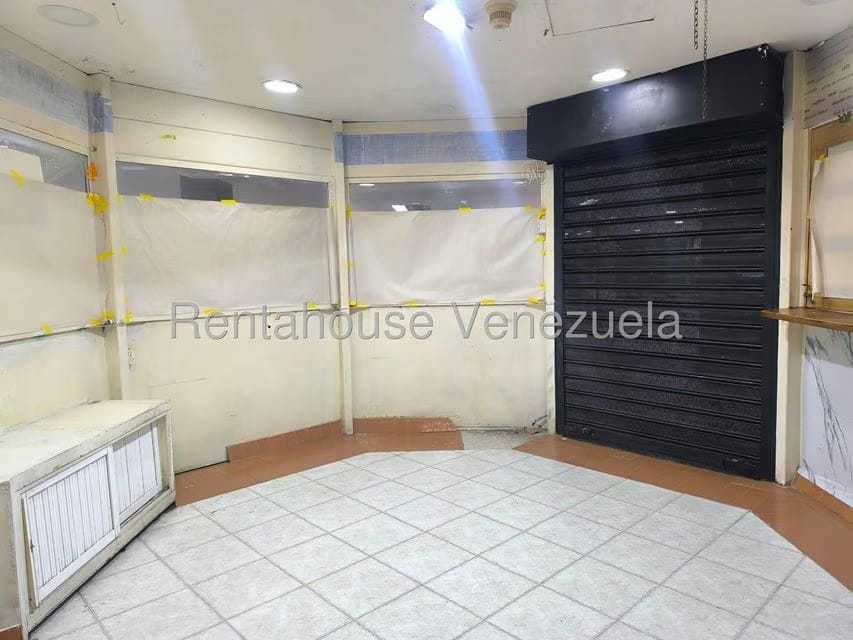 Comercial (Local Comercial) en Venta en Avenida El Milagro, Zulia - 2