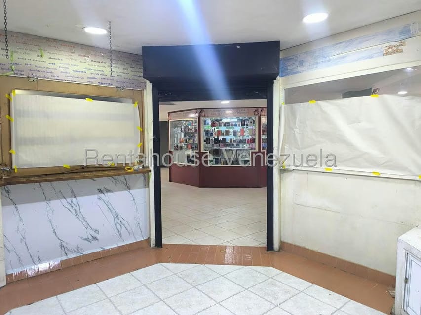 Comercial (Local Comercial) en Venta en Avenida El Milagro, Zulia - 4