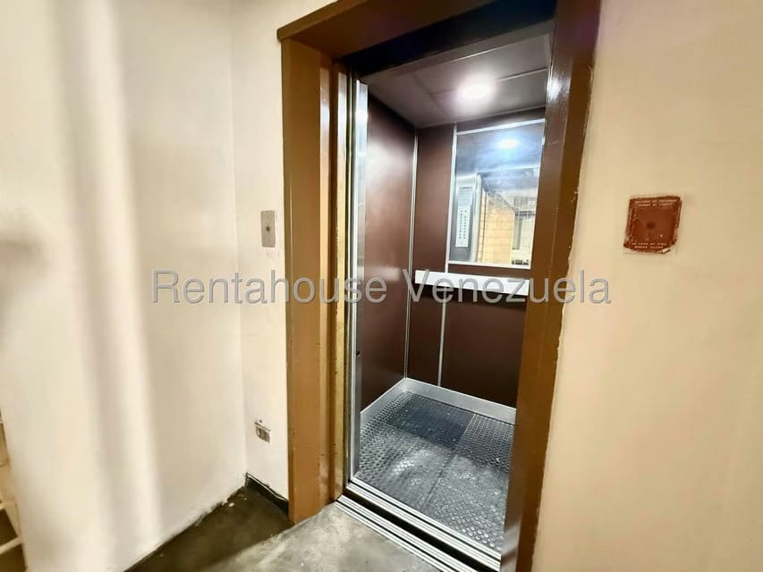 Apartamento (1 Nivel) en Venta en Los Caobos, Distrito Metropolitano - 41