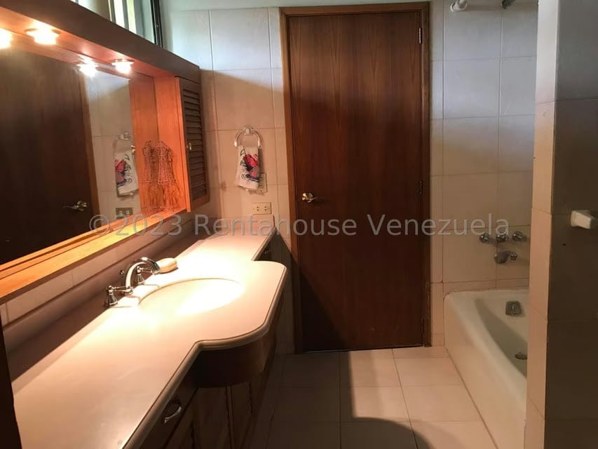 Casa (Multipes Niveles) en Venta en Monterrey, Distrito Metropolitano - 25