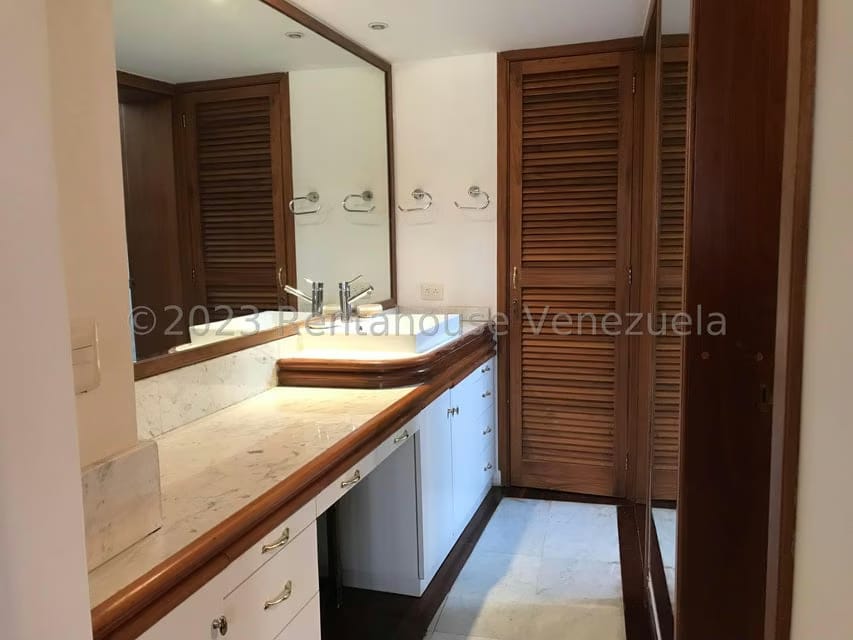 Casa (Multipes Niveles) en Venta en Monterrey, Distrito Metropolitano - 32