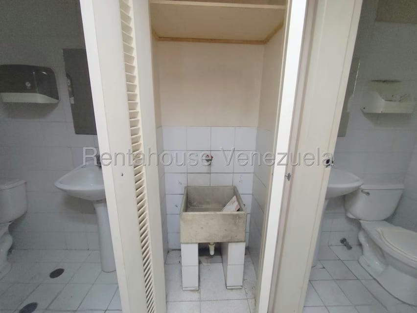 Comercial (Edificio) en Venta en La Paragua, Zulia - 35