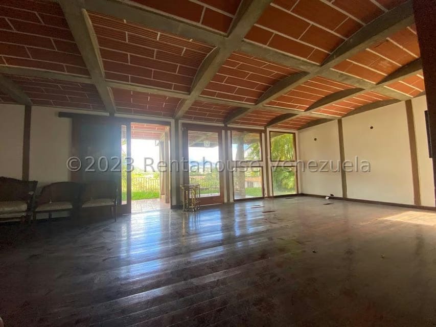 Casa (Multipes Niveles) en Venta en Prados del Este, Distrito Metropolitano - 13