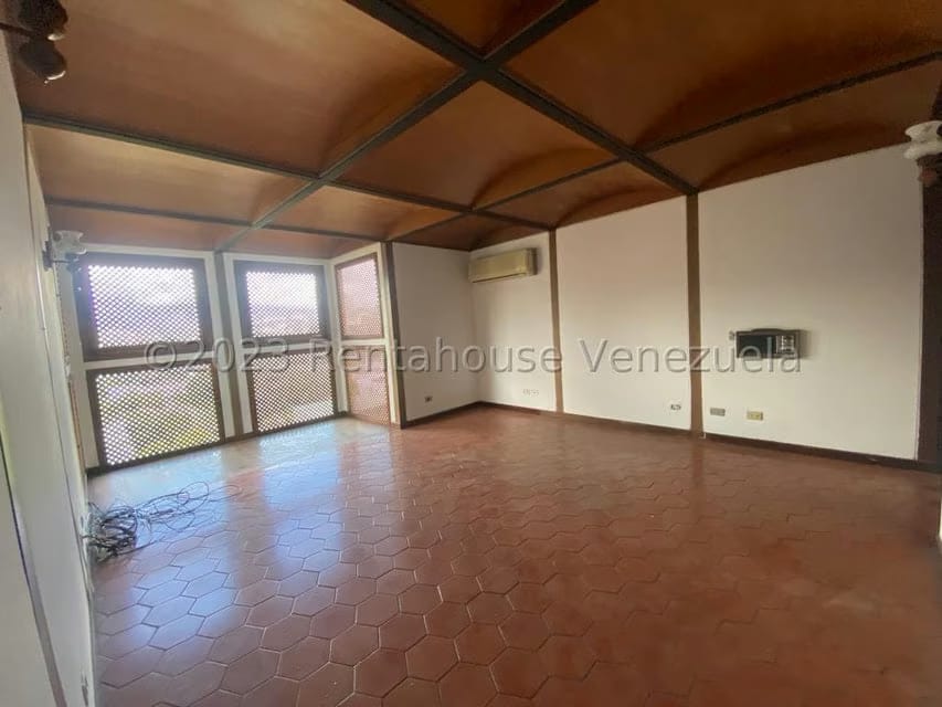 Casa (Multipes Niveles) en Venta en Prados del Este, Distrito Metropolitano - 40
