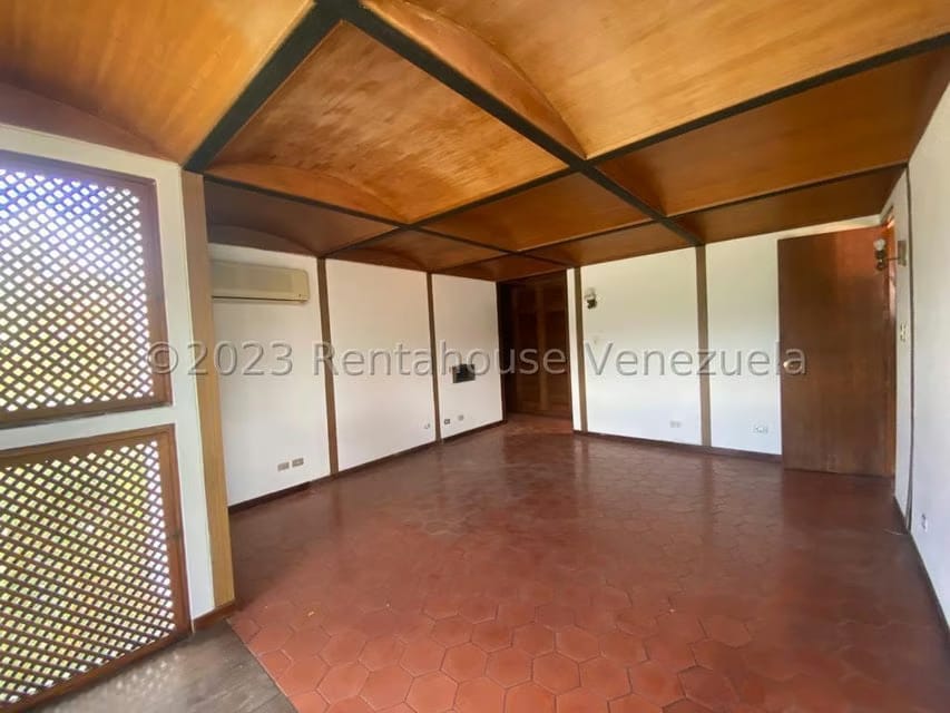 Casa (Multipes Niveles) en Venta en Prados del Este, Distrito Metropolitano - 43