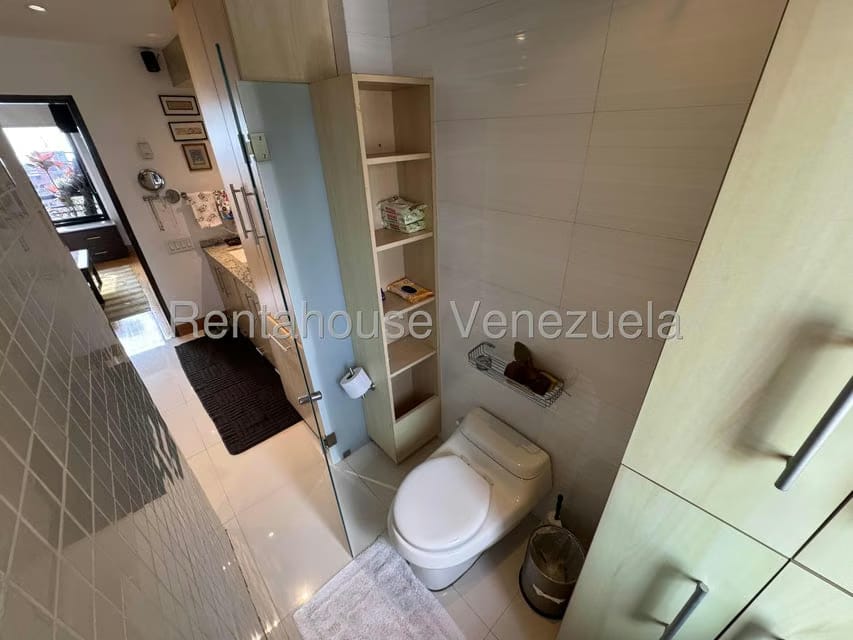 Apartamento (Duplex) en Venta en Colinas de Bello Monte, Distrito Metropolitano - 17