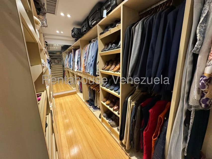 Apartamento (Duplex) en Venta en Colinas de Bello Monte, Distrito Metropolitano - 18