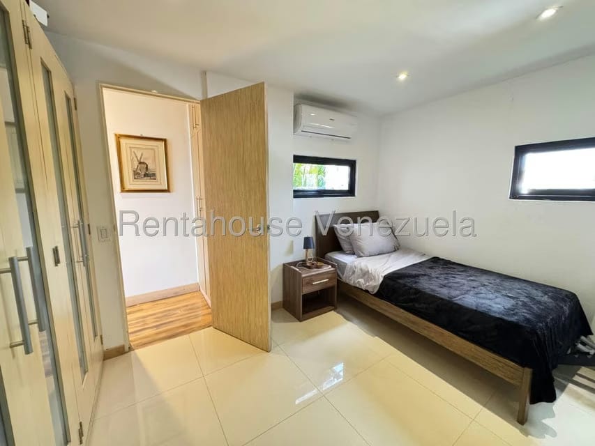 Apartamento (Duplex) en Venta en Colinas de Bello Monte, Distrito Metropolitano - 32