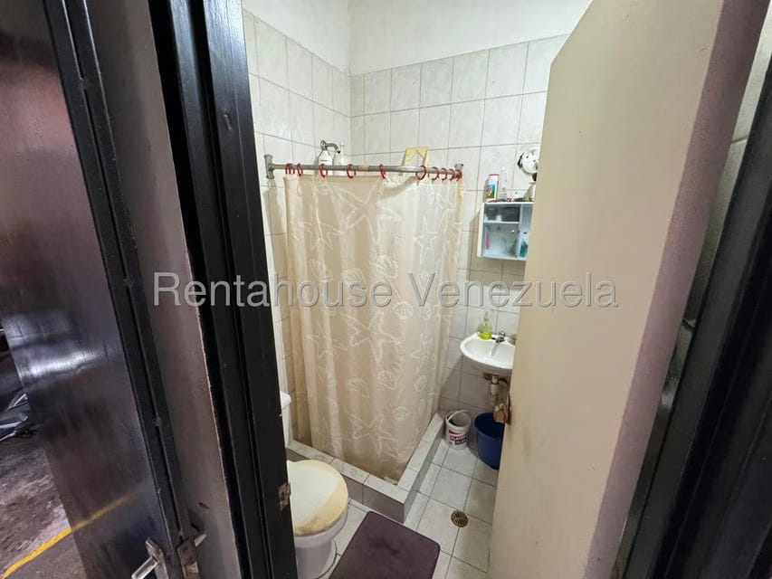 Apartamento (Duplex) en Venta en Colinas de Bello Monte, Distrito Metropolitano - 34