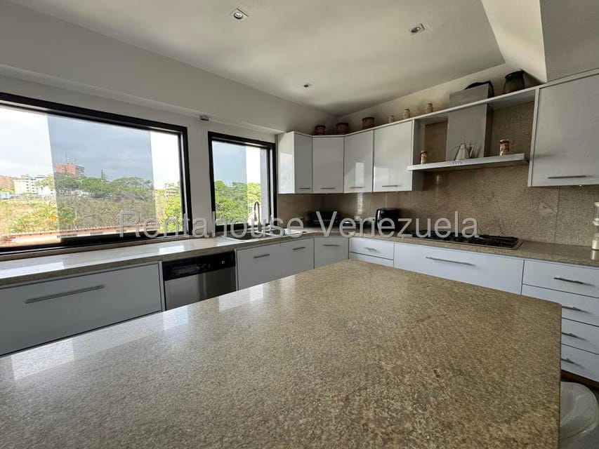 Apartamento (Duplex) en Venta en Colinas de Bello Monte, Distrito Metropolitano - 6