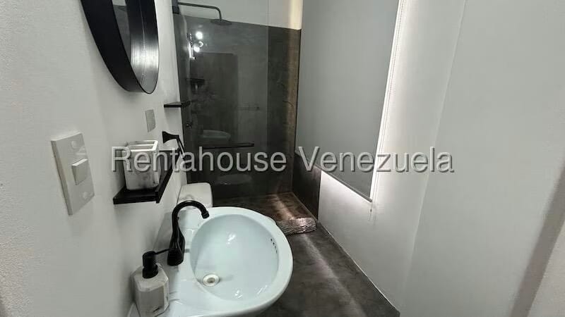 Casa (1 Nivel) en Venta en Oripoto, Distrito Metropolitano - 21